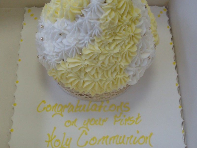 Cupcake Cake Holy Communion